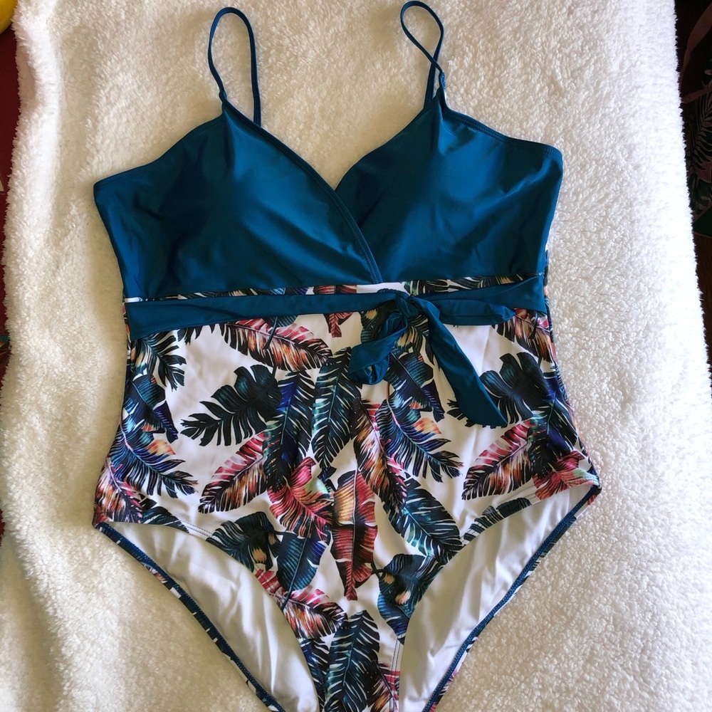 SHEIN Tropical Print Swimsuit